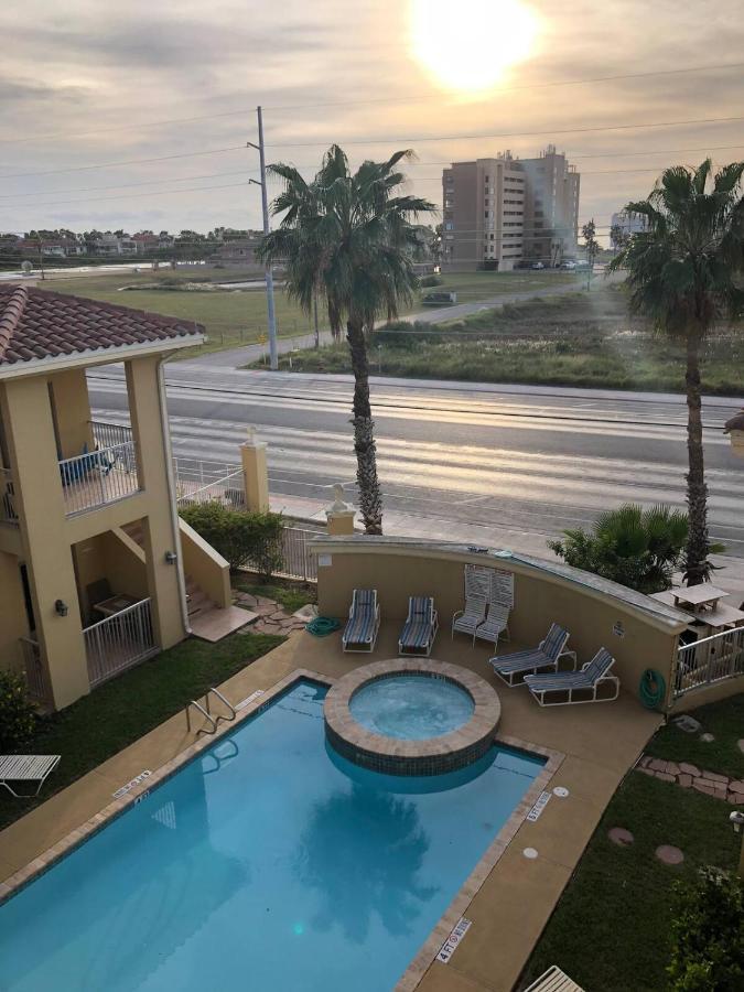 Cozy & Spacious Condo 10Min Walk To Beach Саут Падре Алънд Екстериор снимка