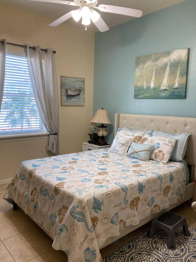 Cozy & Spacious Condo 10Min Walk To Beach Саут Падре Алънд Екстериор снимка